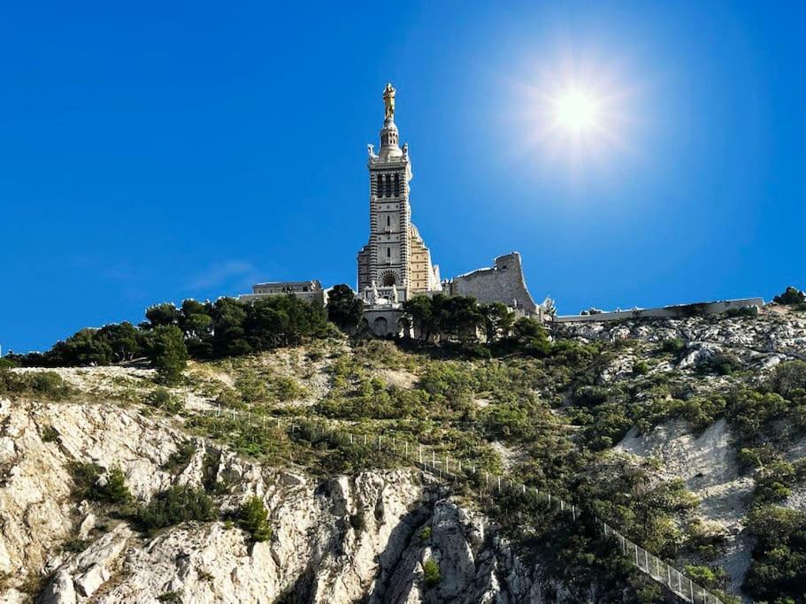 Superbe T3 Au Pieds De Notre Dame De La Garde Apartment Marseille Exterior photo